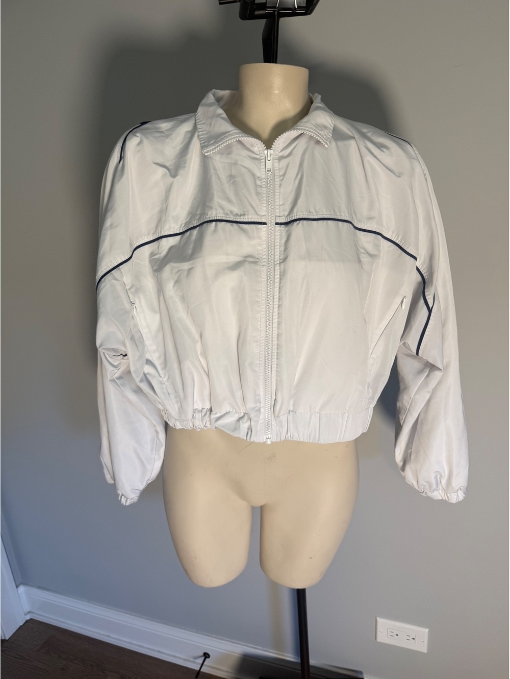 Year of Ours Women's White Cropped Windbreaker Jacket XS